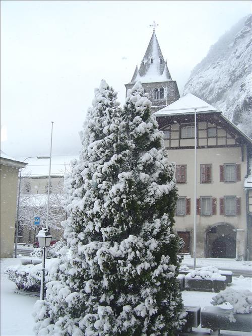 La Dent-du-Midi Hôtel & Restaurant Saint-Maurice Eksteriør billede
